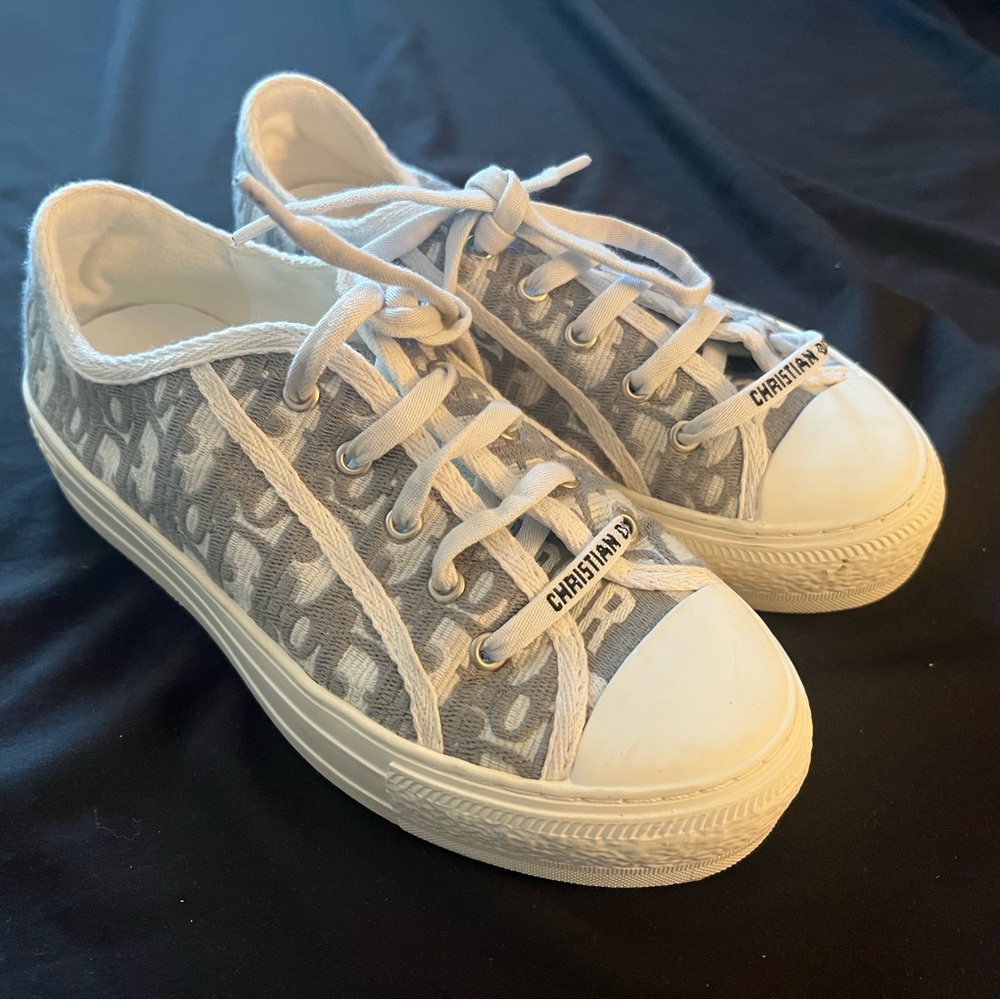 Walk-N-Dior Sneakers Size 8